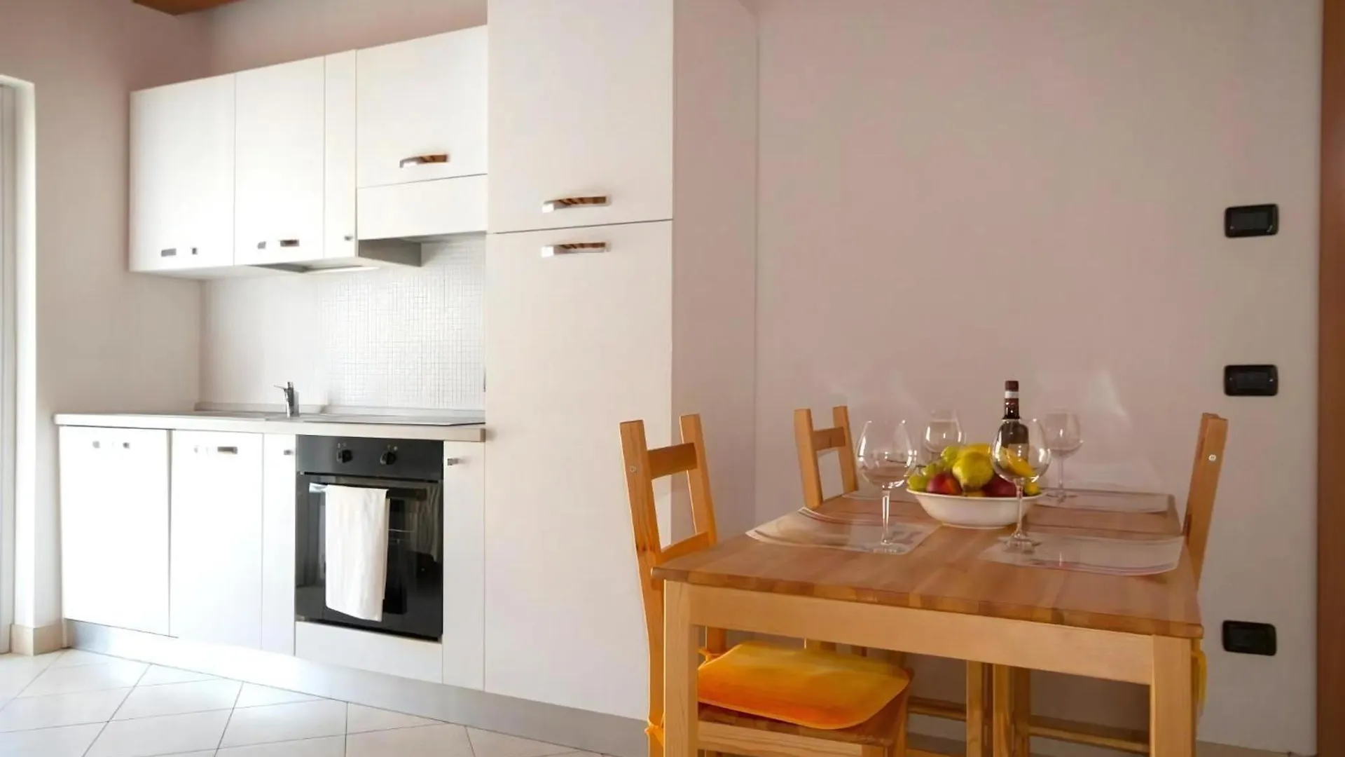 公寓 Wohnung Mit Grossem Garten, Nah Am Strand 多马索